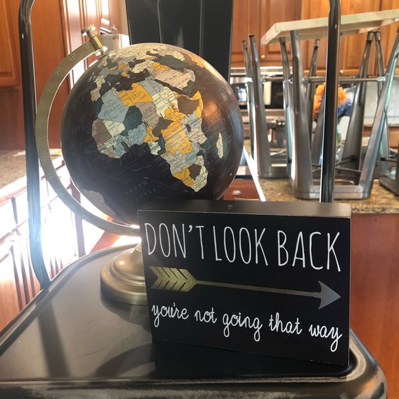 Other - Globe and sign